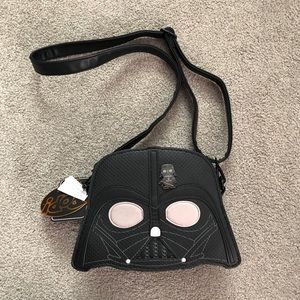 NWT Loungefly Darth Vader Crossbody 💫